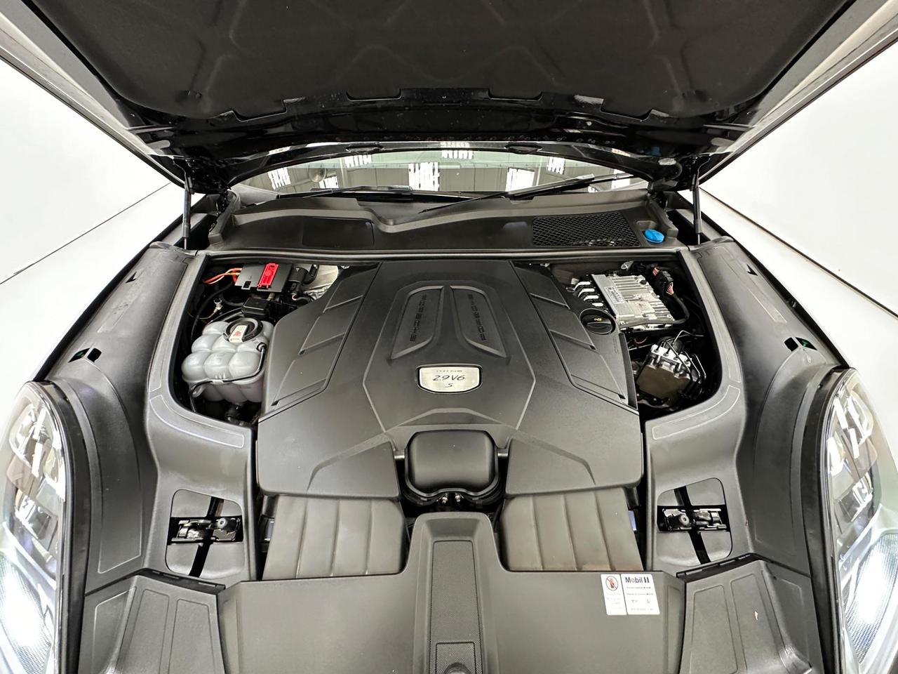 Porsche Cayenne AK18UXX