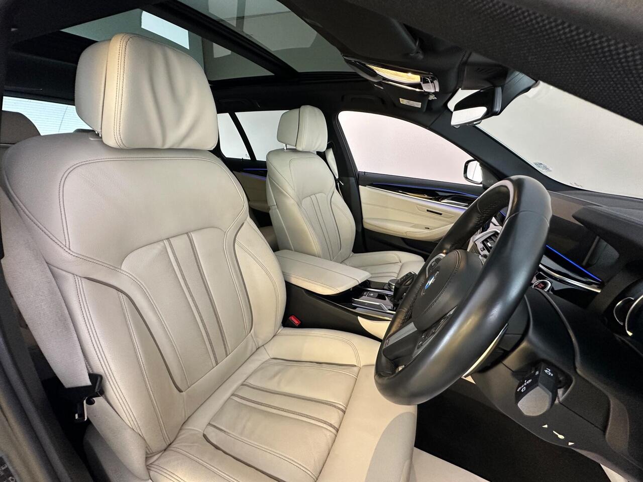 BMW 5 Series YK18JUW