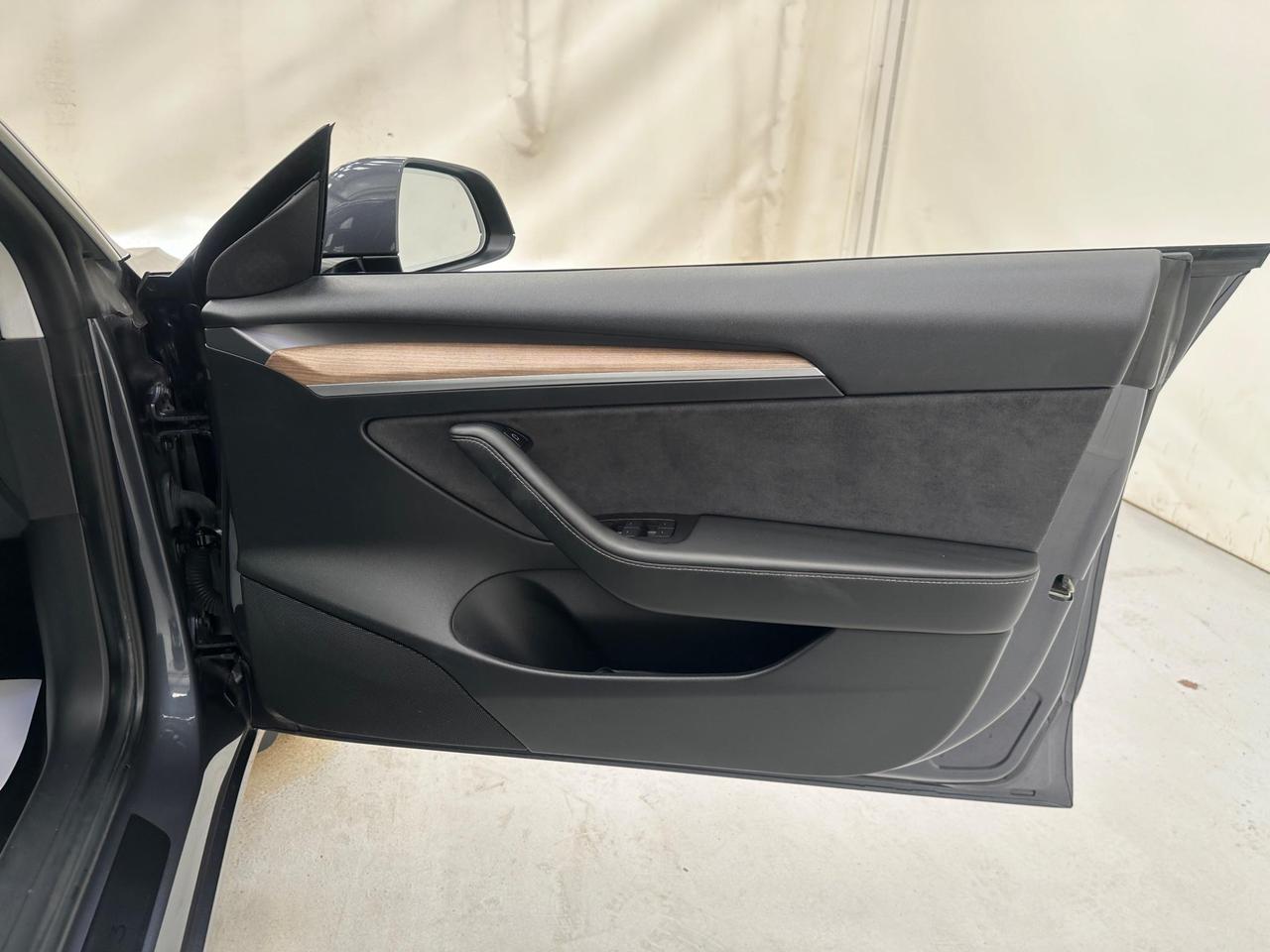 Tesla Model 3 LF71VYC