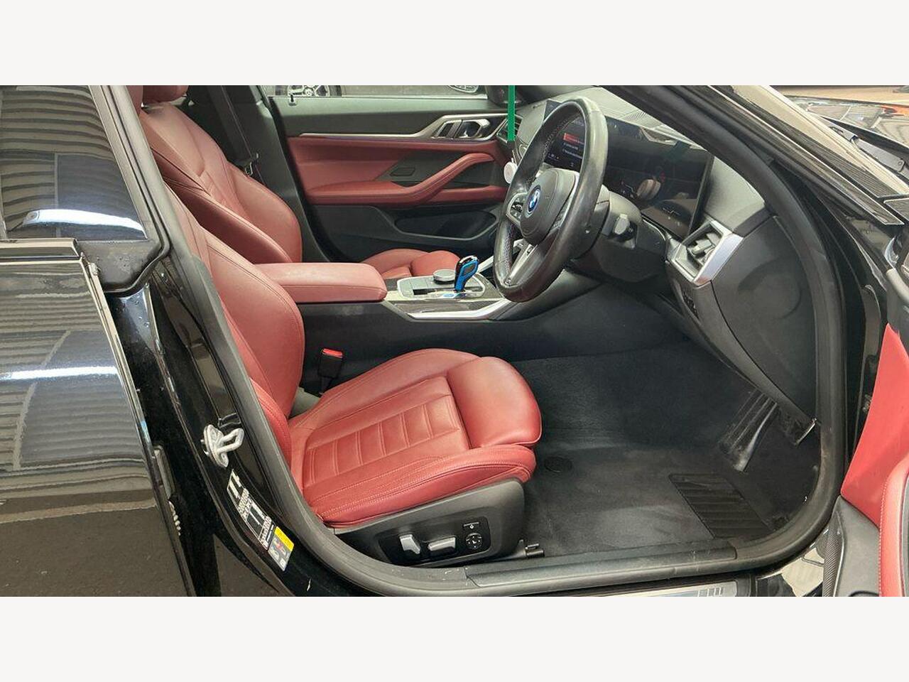 BMW i4 KM22UWF