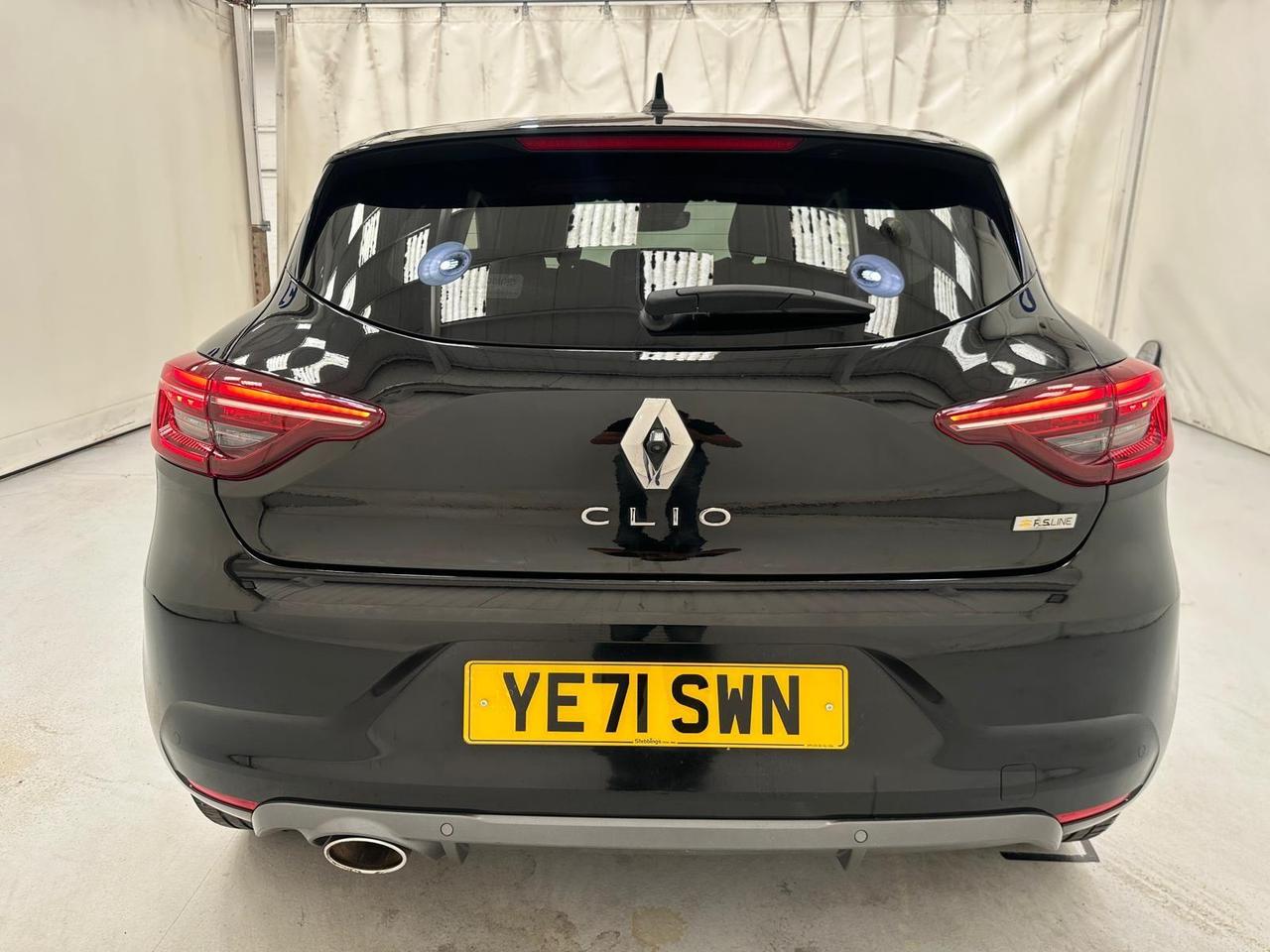 Renault Clio YE71SWN