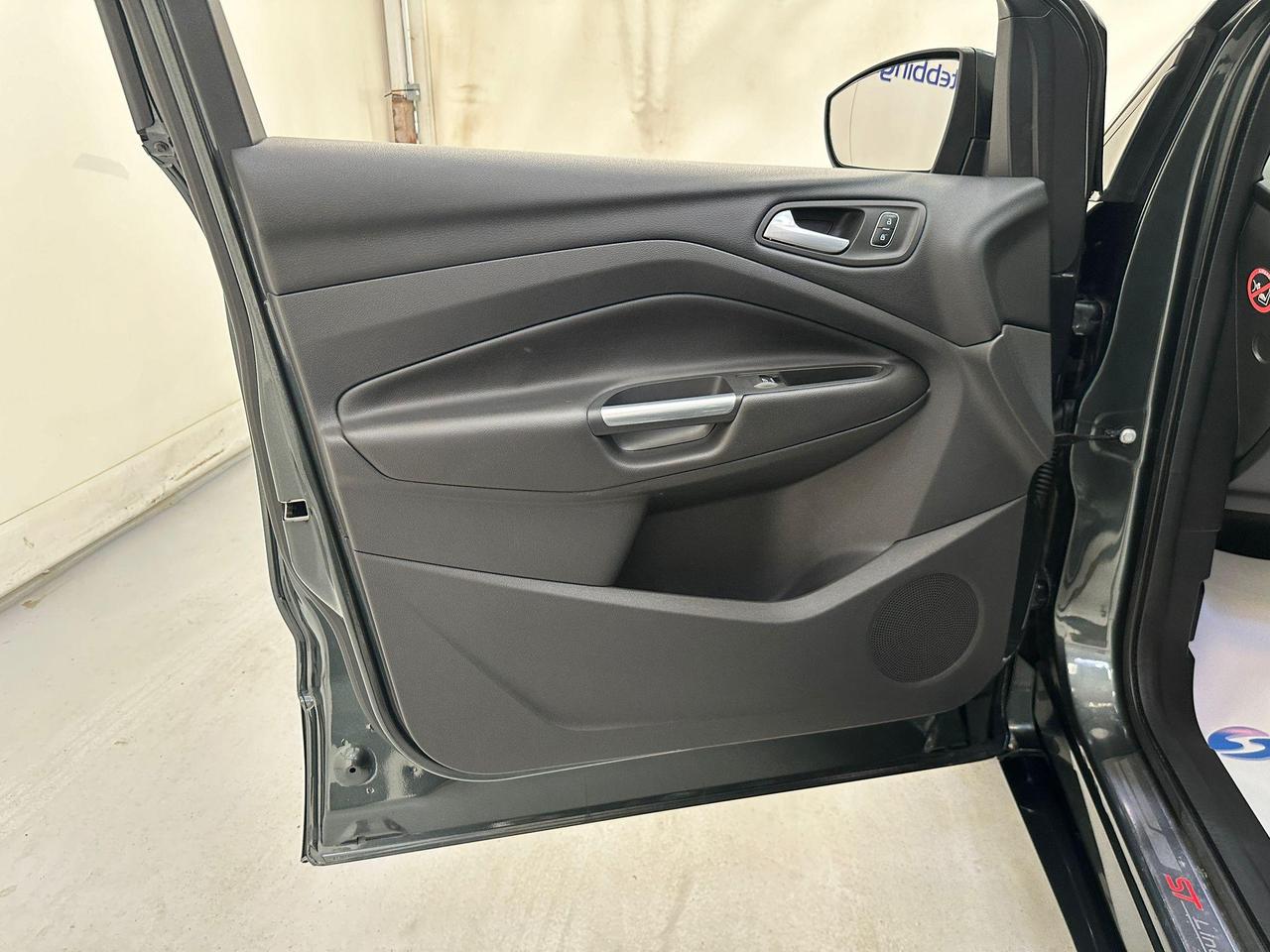 Ford Kuga AY17NRV