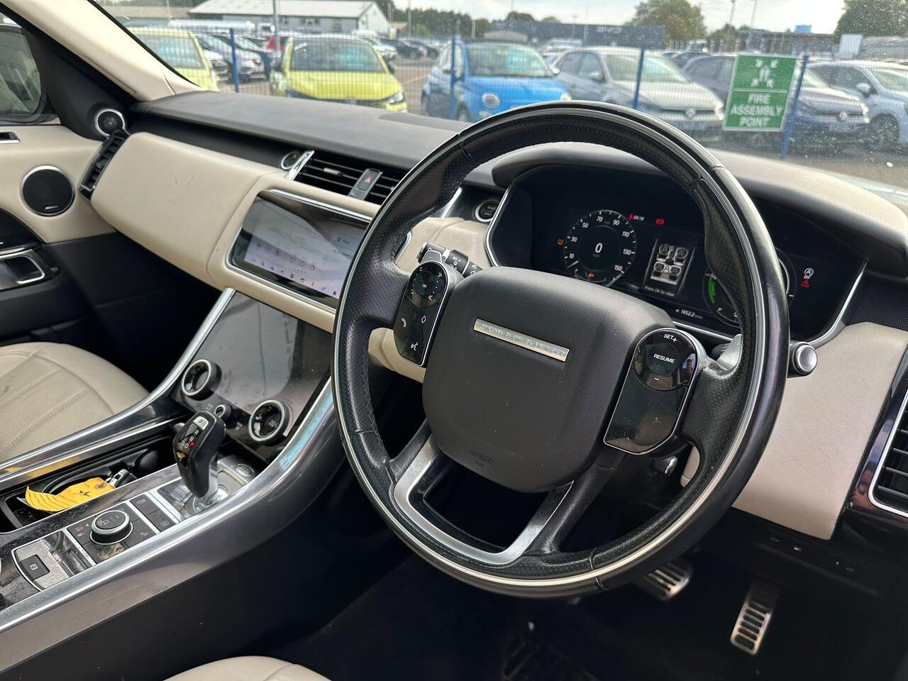 Land Rover Range Rover Sport YT68ZLZ