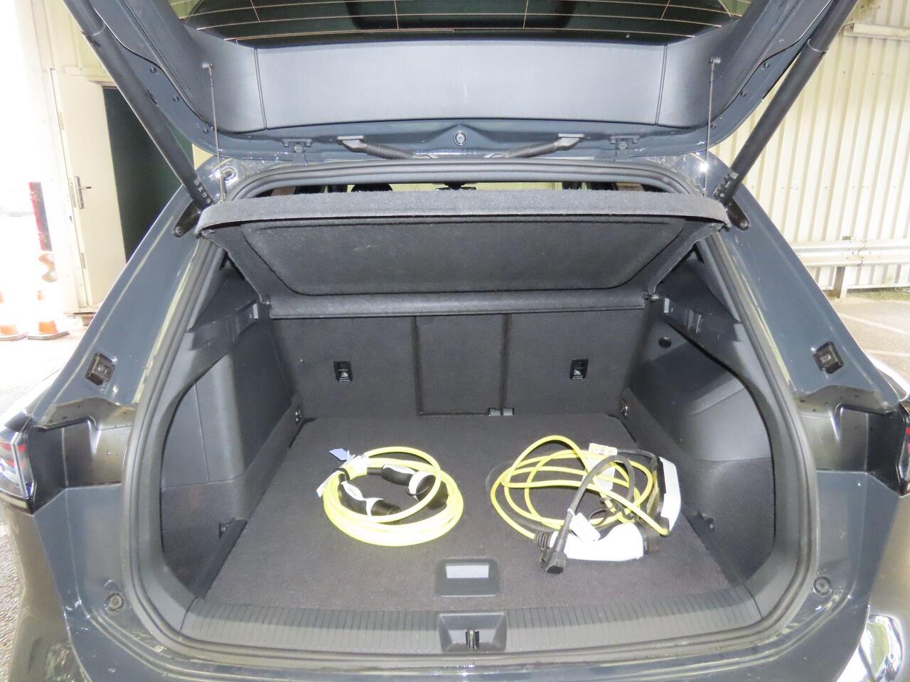 Volkswagen Tiguan YF74VPZ