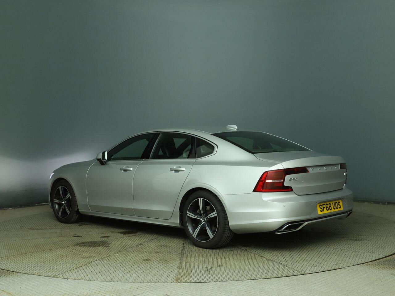 Volvo S90 SF68UOS