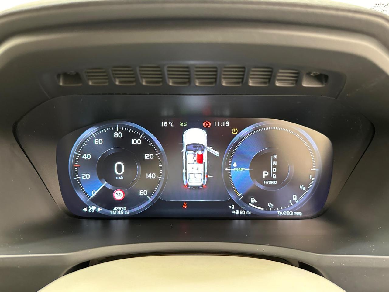 Volvo XC90 YT67WMO