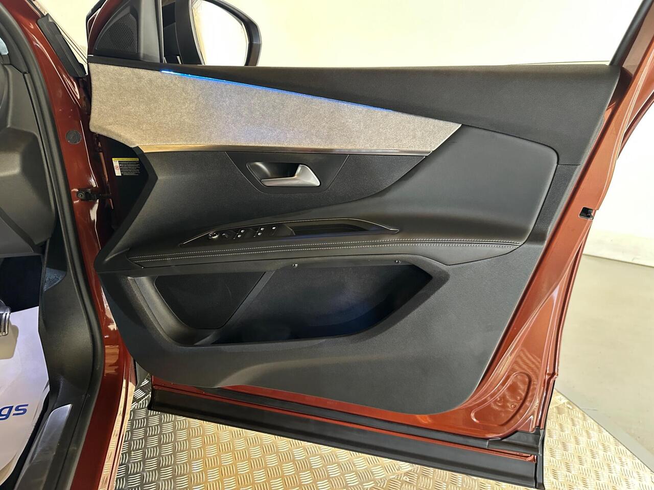 Peugeot 5008 YP21AXZ