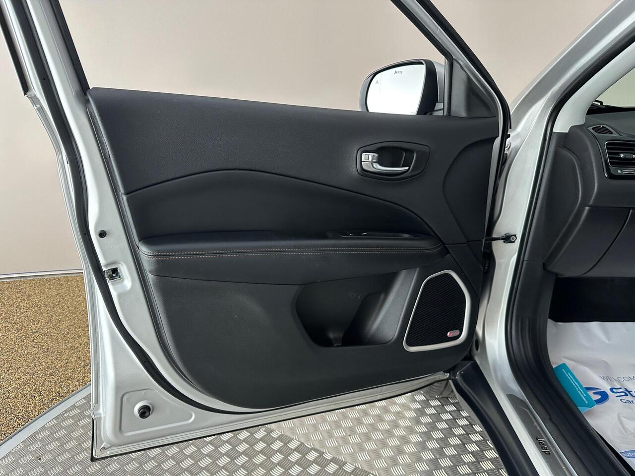 Jeep Compass SF68UMV