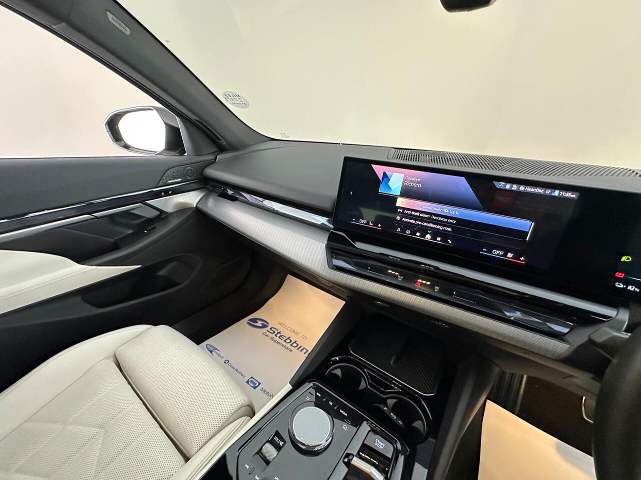 BMW i5 AO25HRK