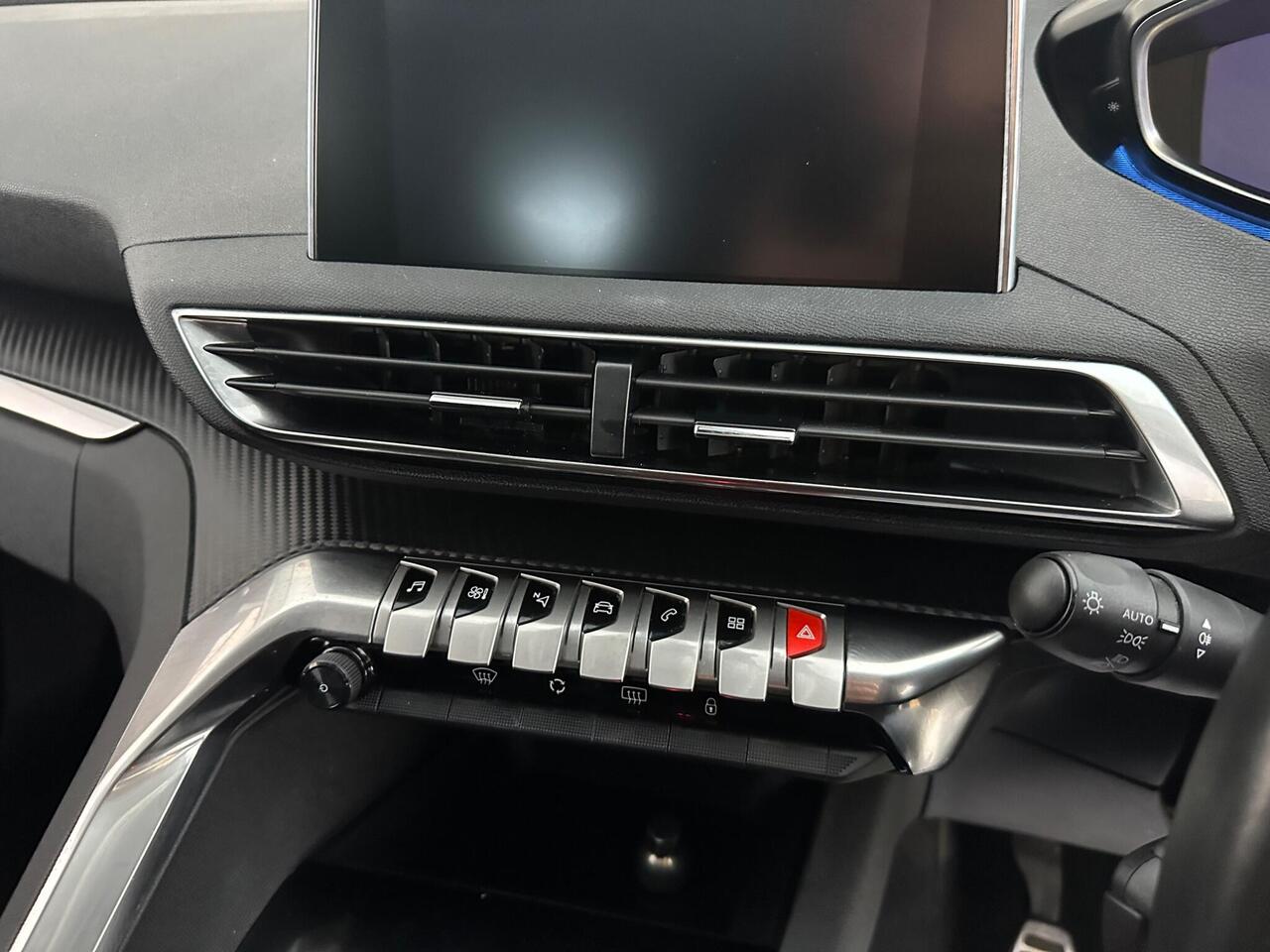 Peugeot 3008 YB72LHJ