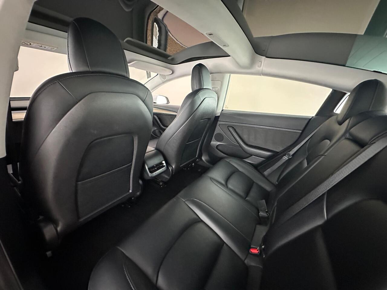 Tesla Model 3 AF72VKR