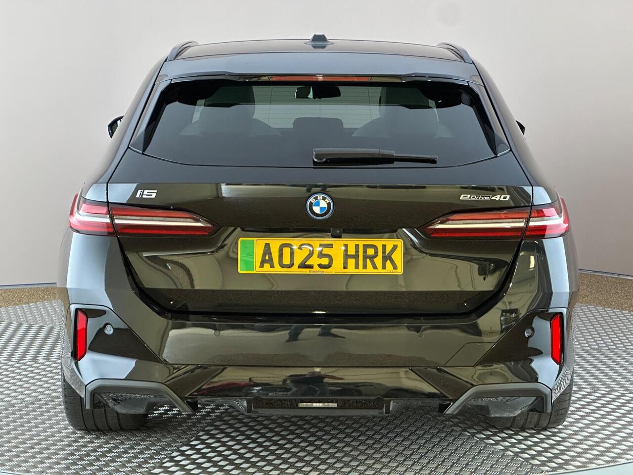 BMW i5 AO25HRK