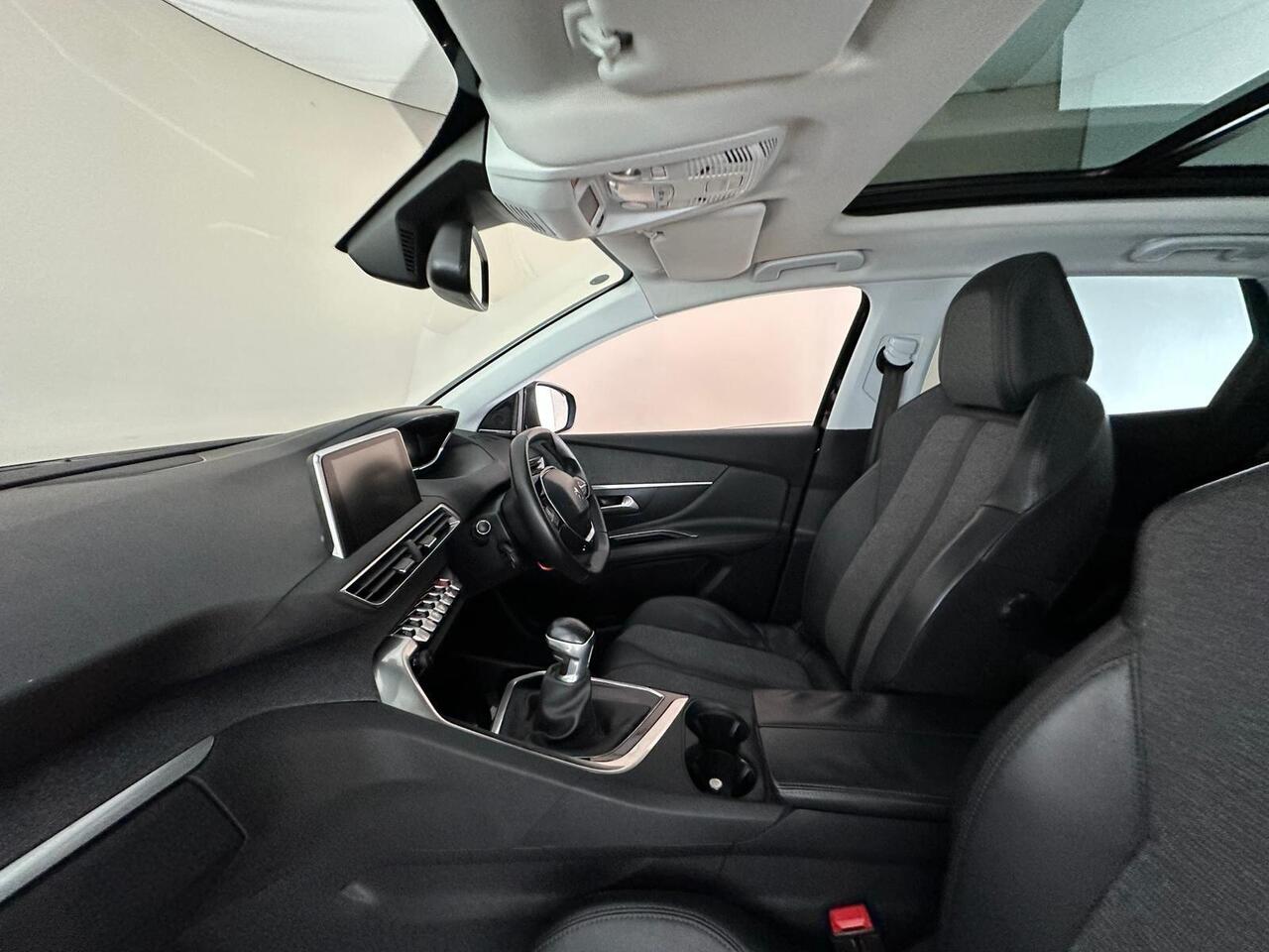 Peugeot 3008 MJ17EHF