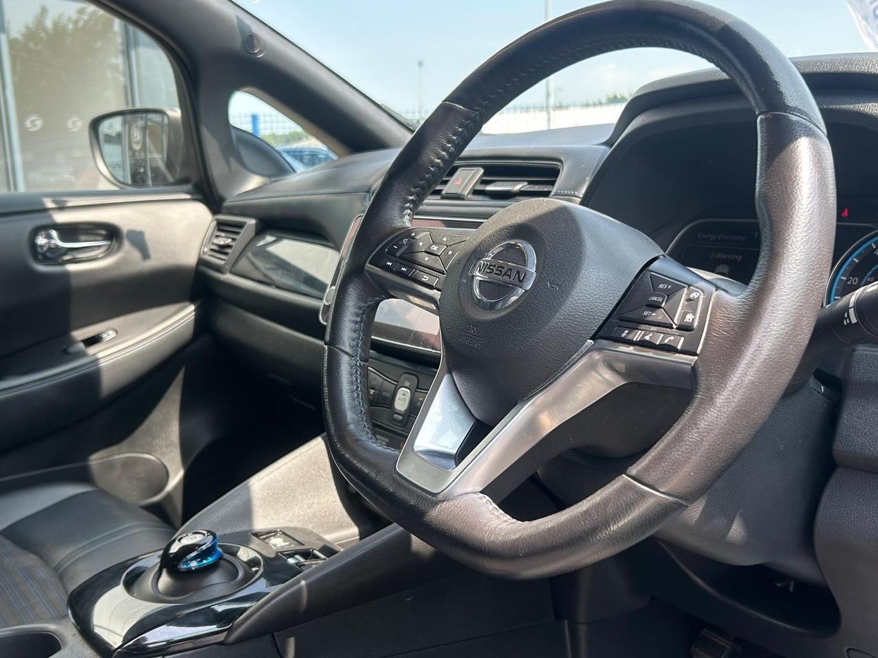 Nissan Leaf YG22WUU