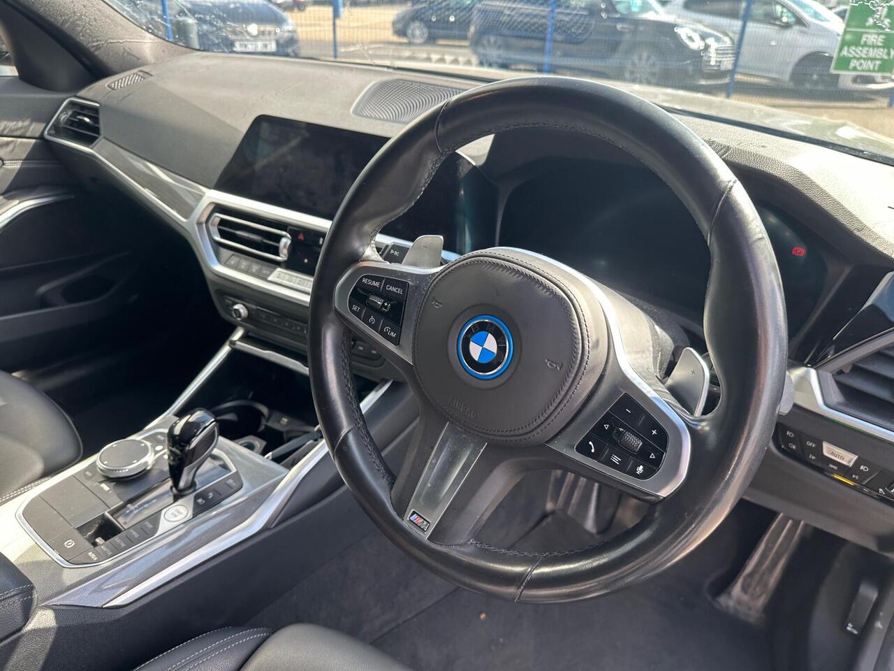 BMW 3 Series YG22XKL