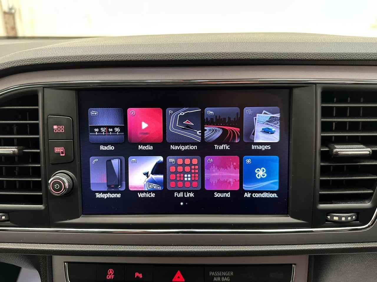SEAT Leon YL17UVC