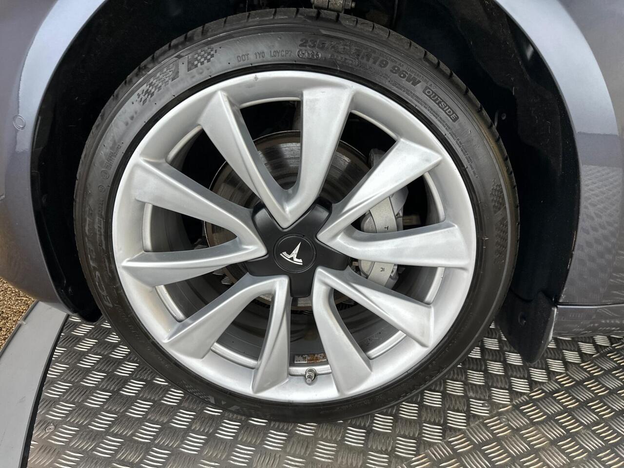 Tesla Model 3 BU70XRY