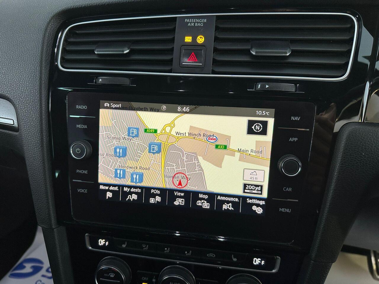 Volkswagen Golf YC68KGE