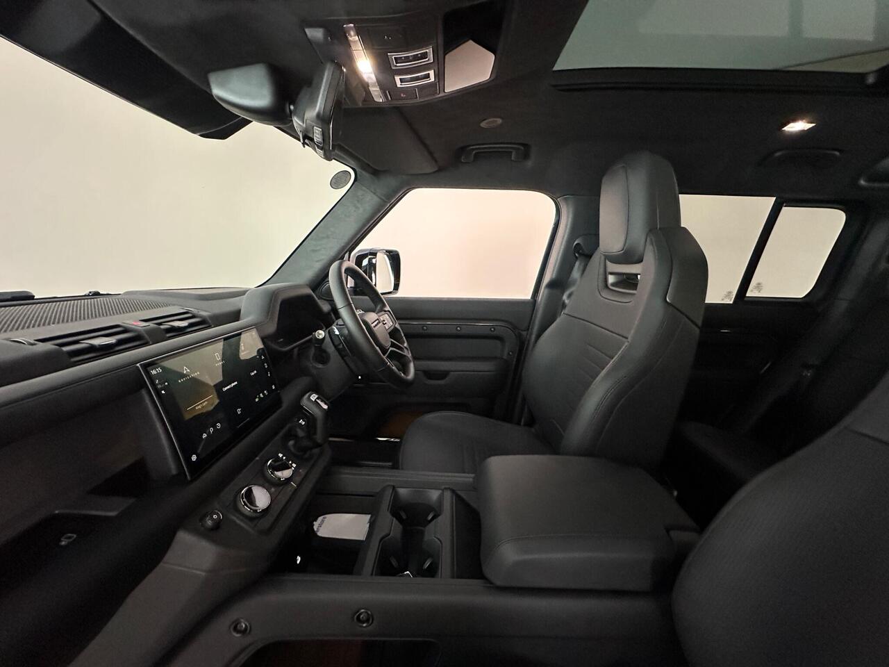 Land Rover Defender 110 FY25UTL