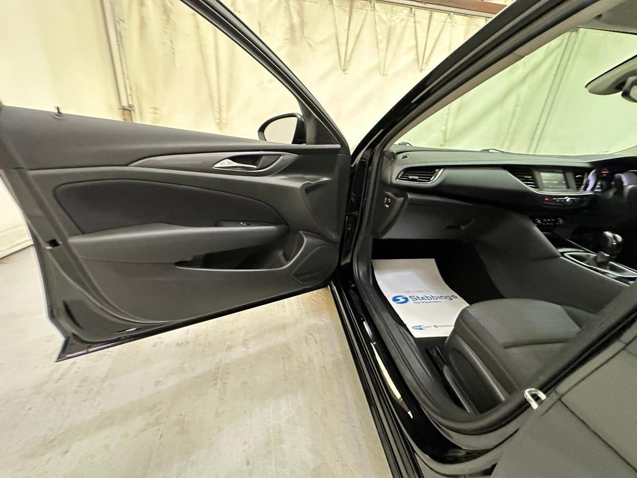 Vauxhall Insignia VU70YMO