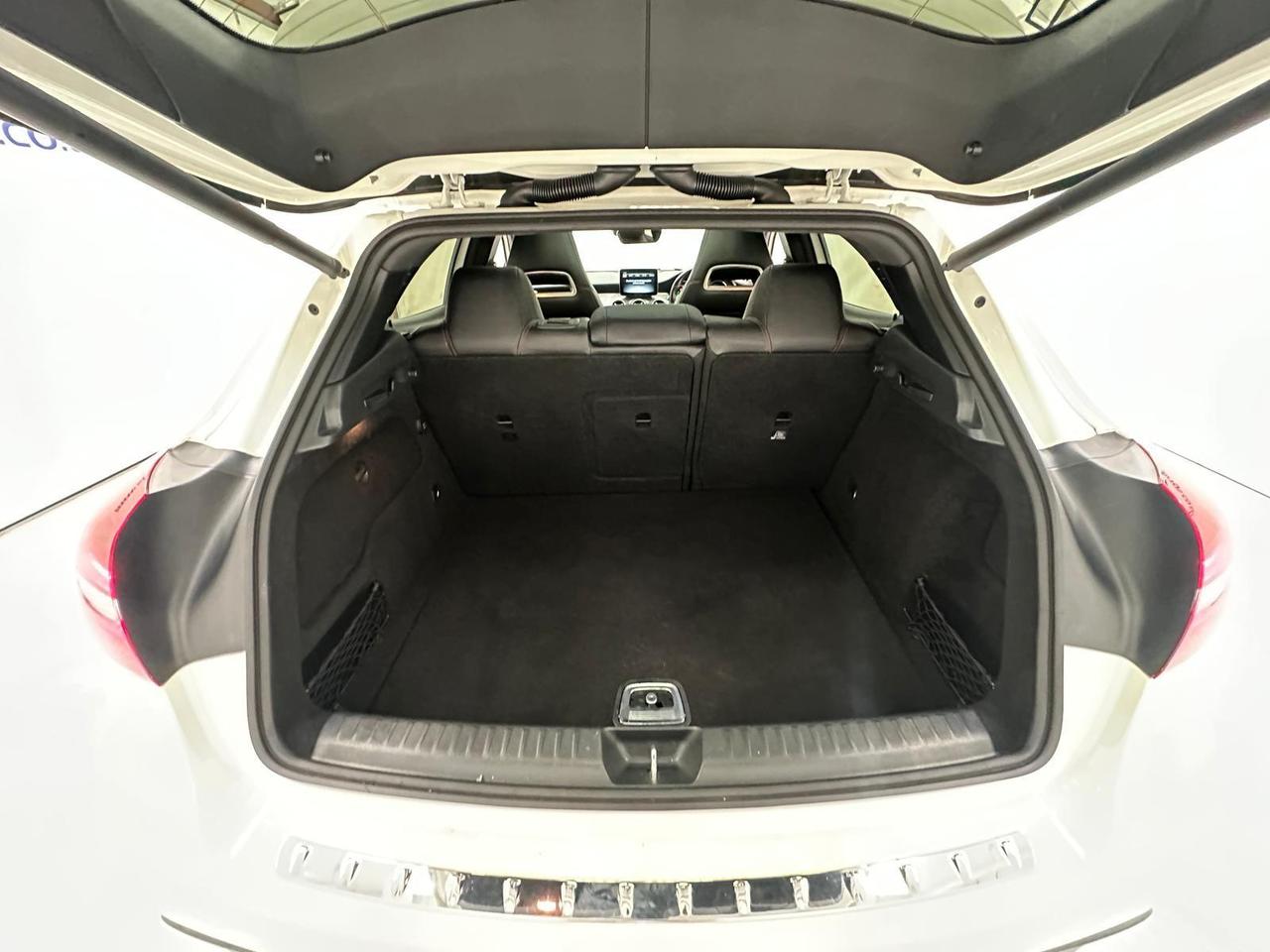 Mercedes-Benz GLA KY67ALO