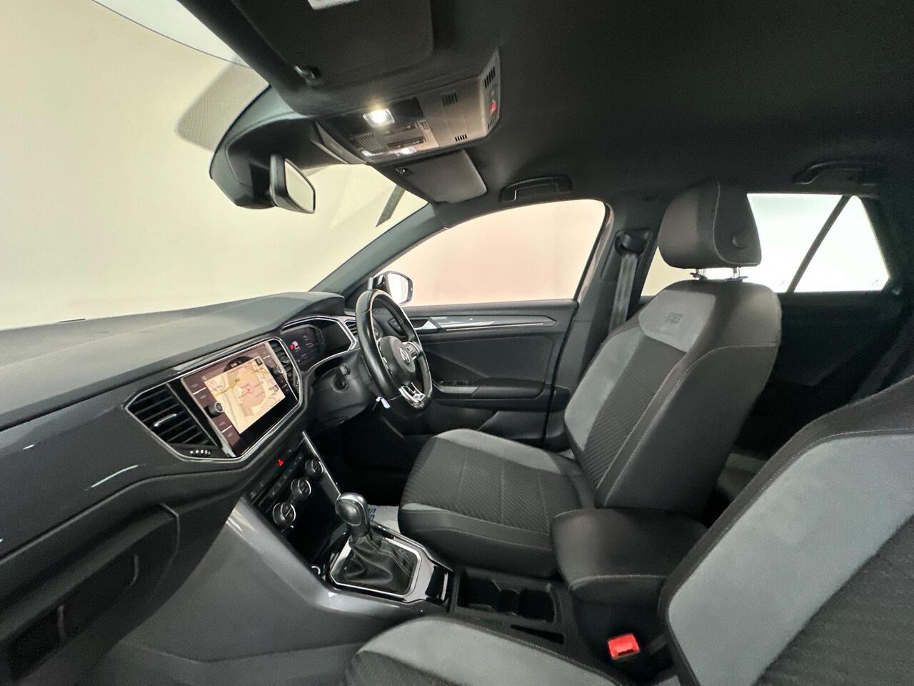 Volkswagen T-Roc VO69HNL