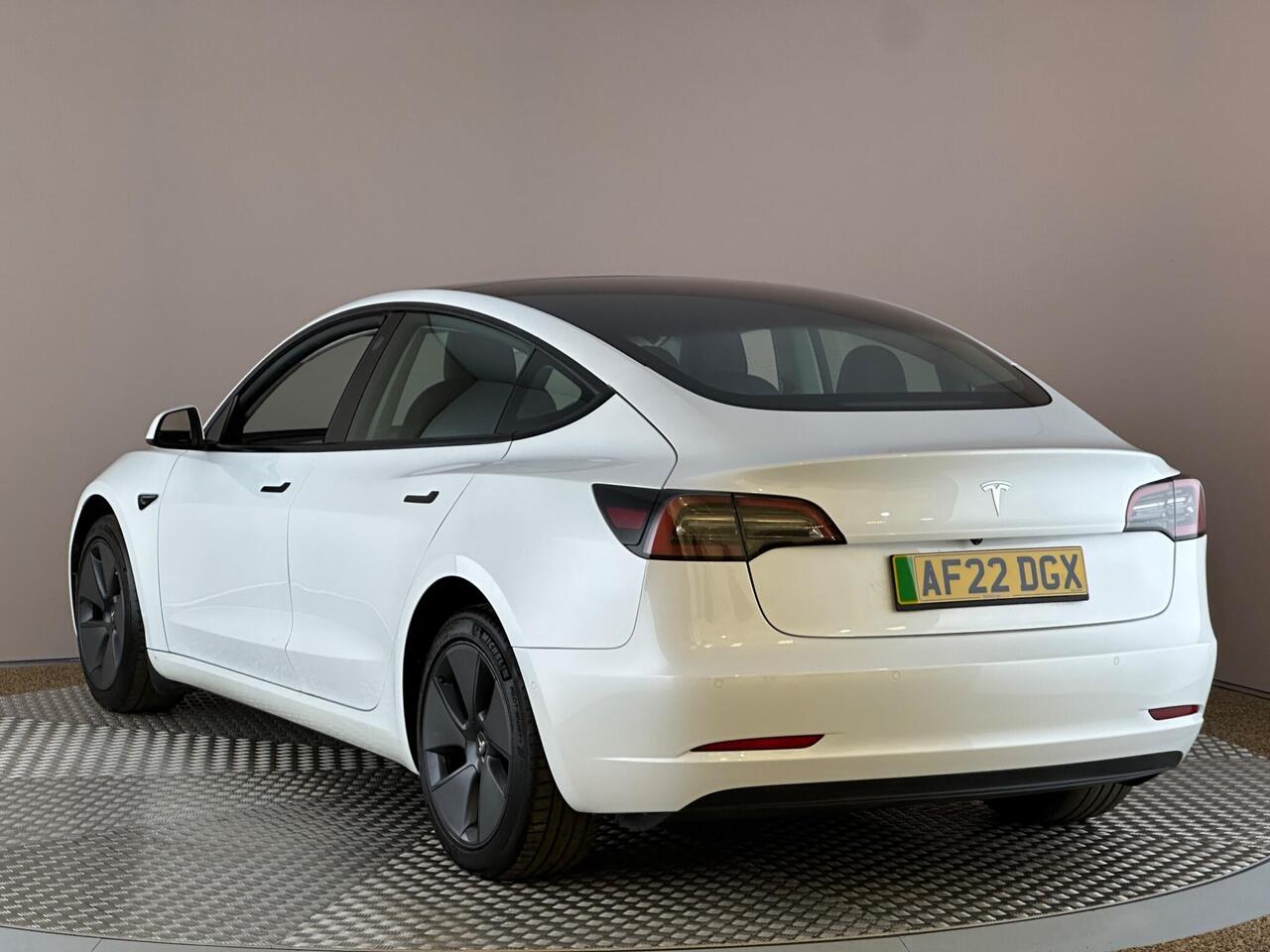Tesla Model 3 AF22DGX
