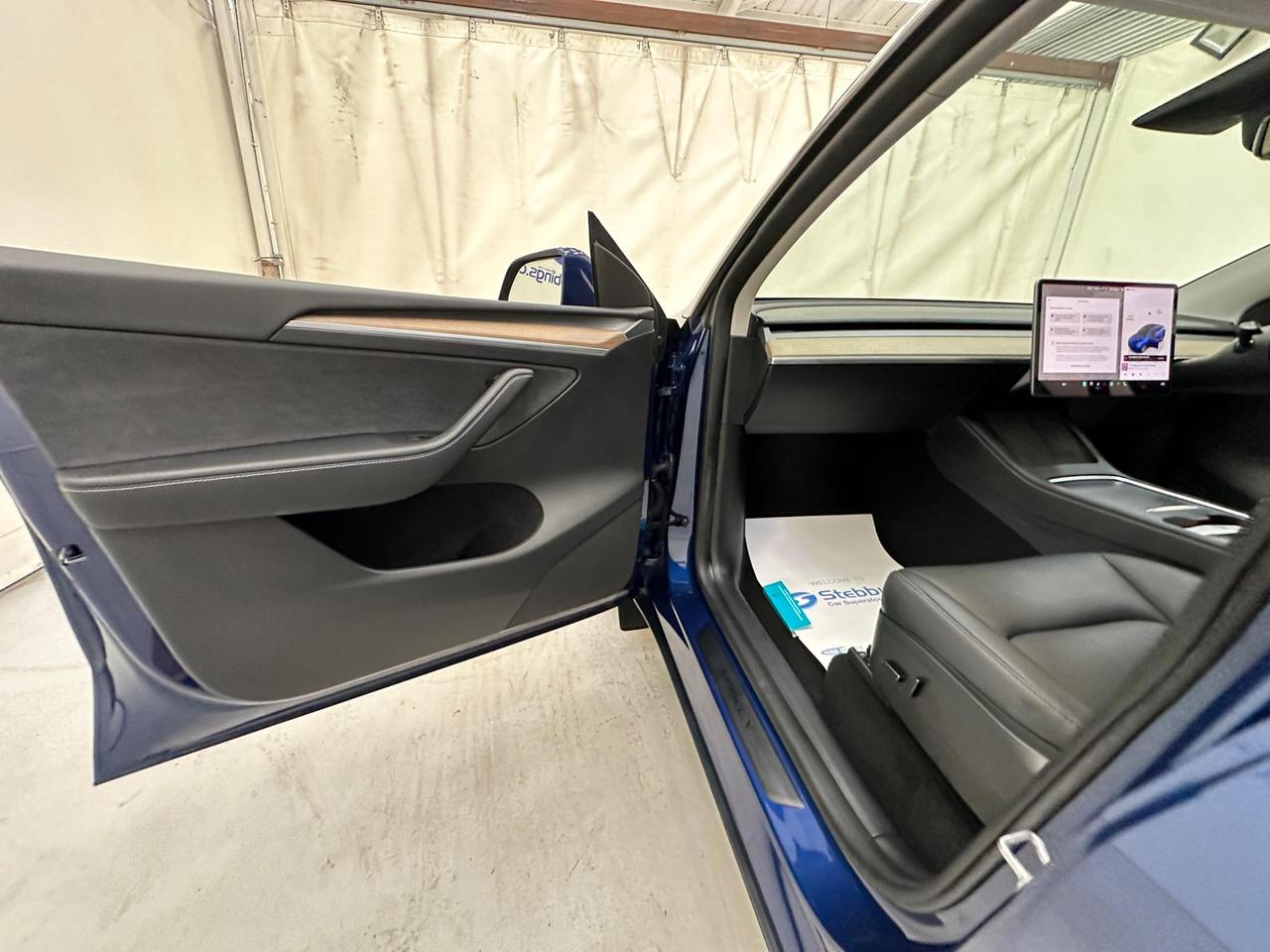Tesla Model Y GJ23KMV