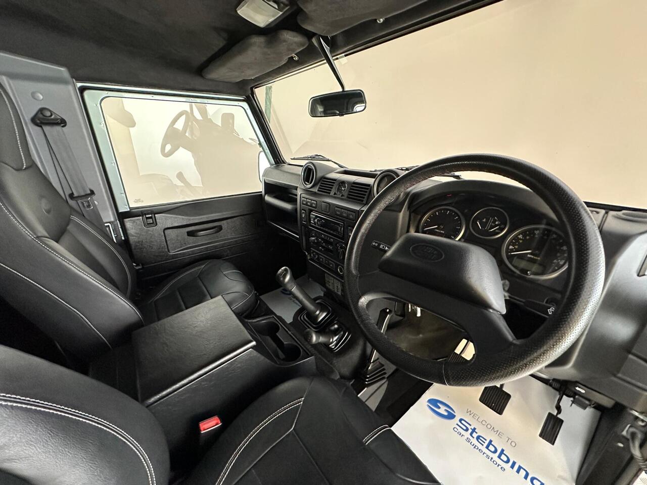 Land Rover Defender 90 GF65NXH