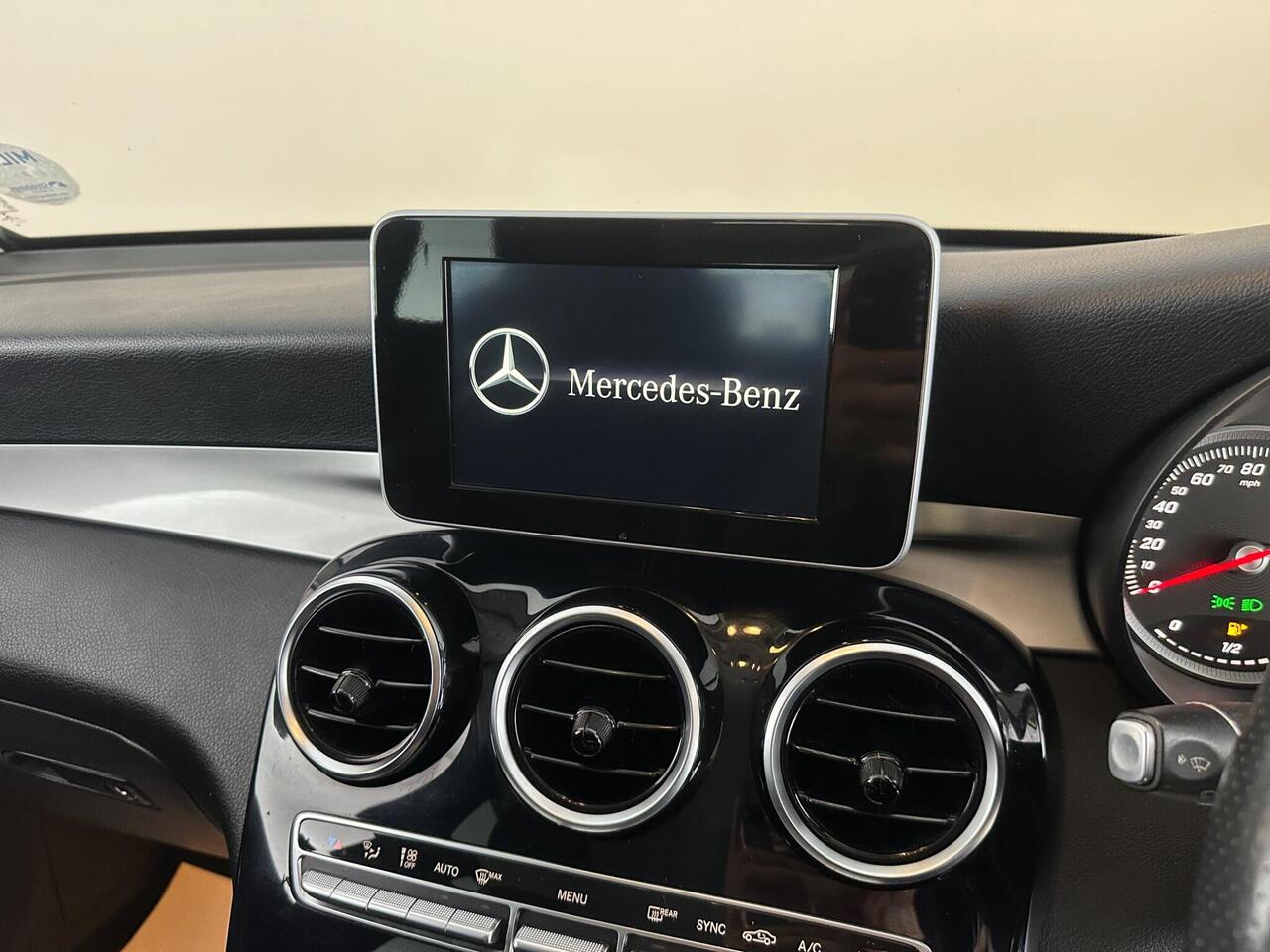 Mercedes-Benz GLC YM19PNO