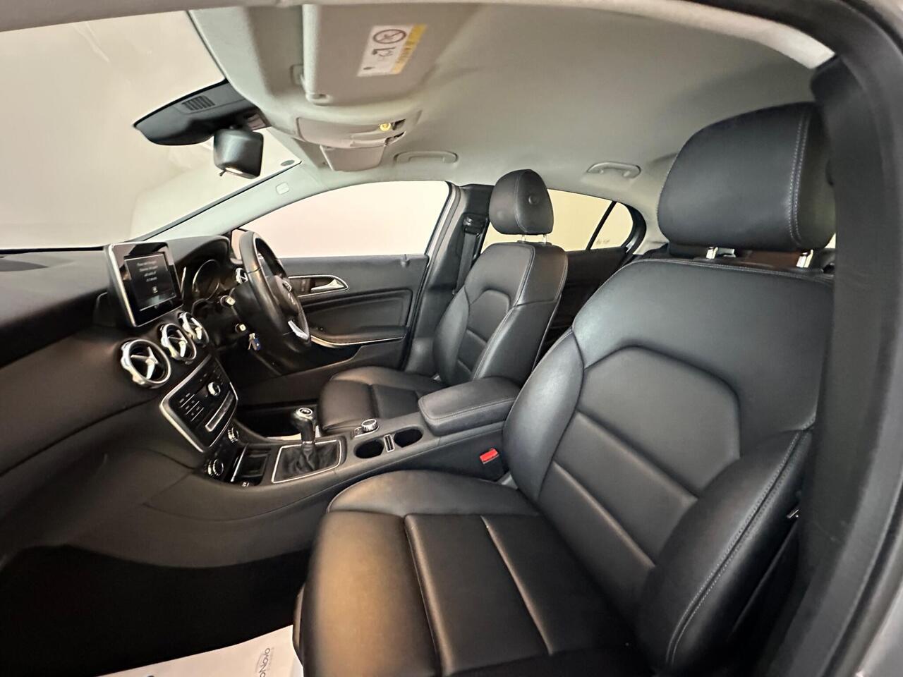 Mercedes-Benz GLA SP68OKA