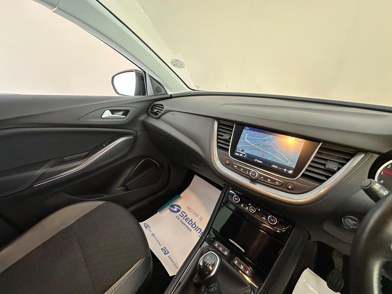 Vauxhall Grandland X DY68ZWW