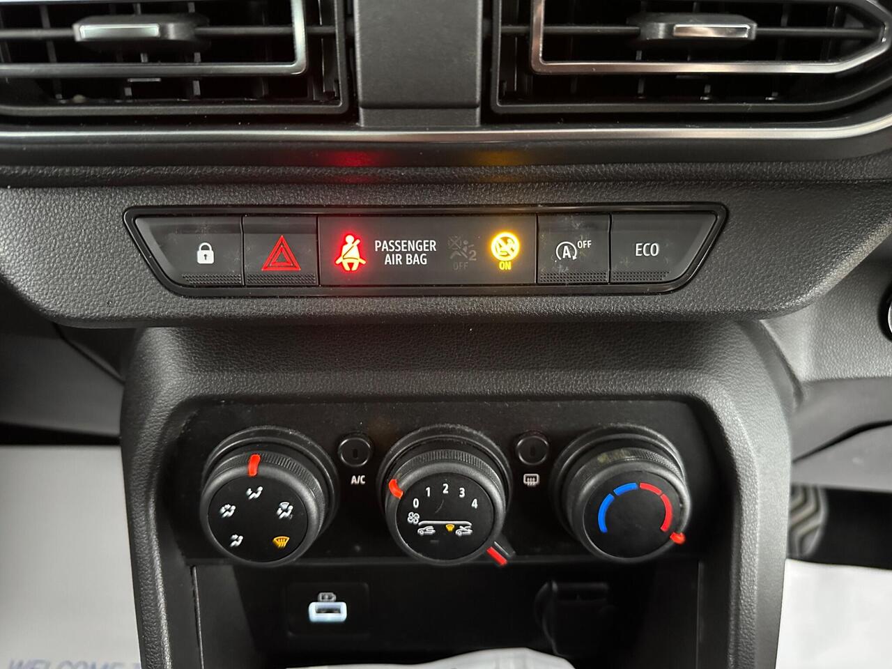 Dacia Sandero AE72WNB