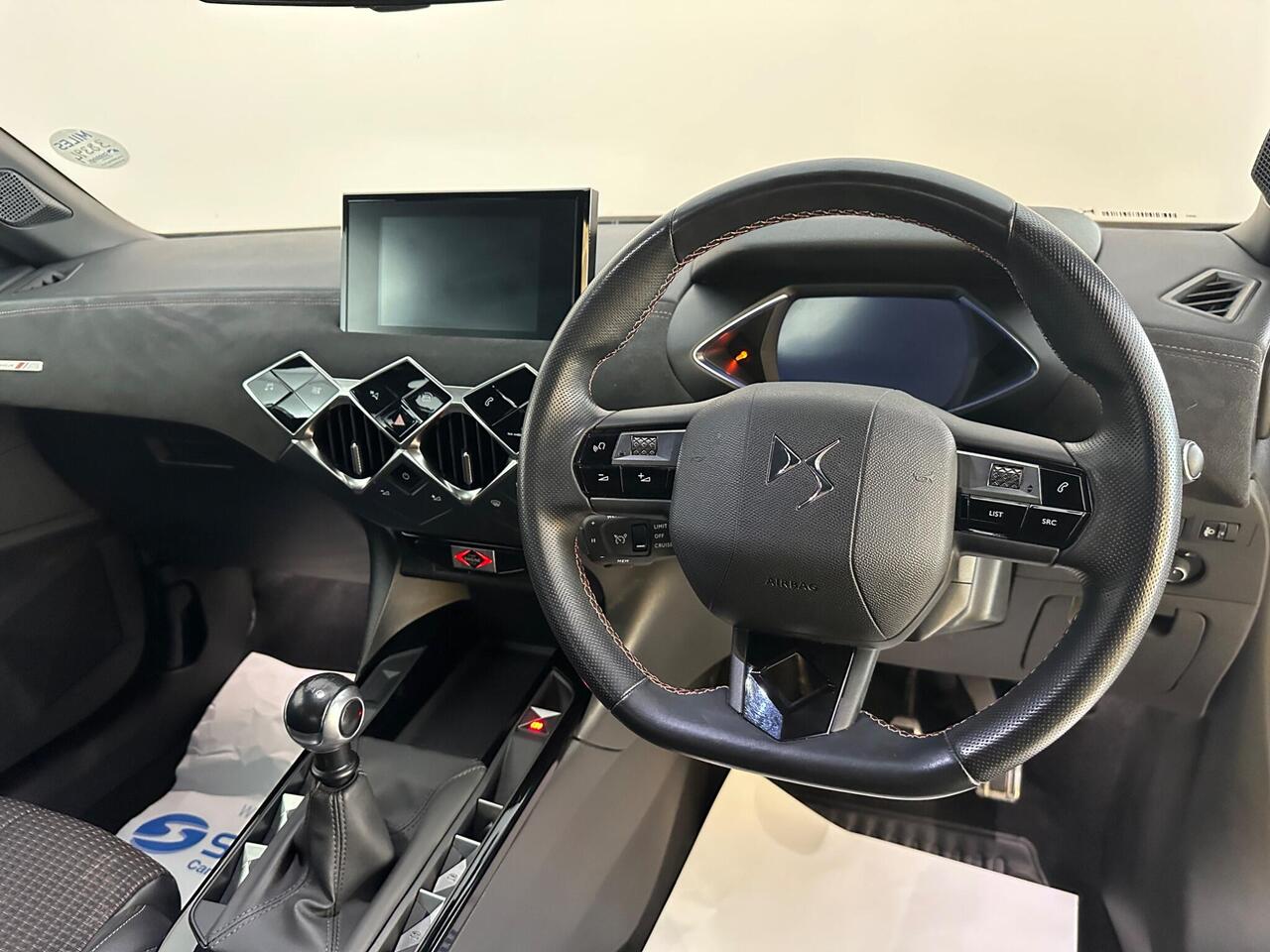 DS AUTOMOBILES DS 3 CROSSBACK GU71ZVE