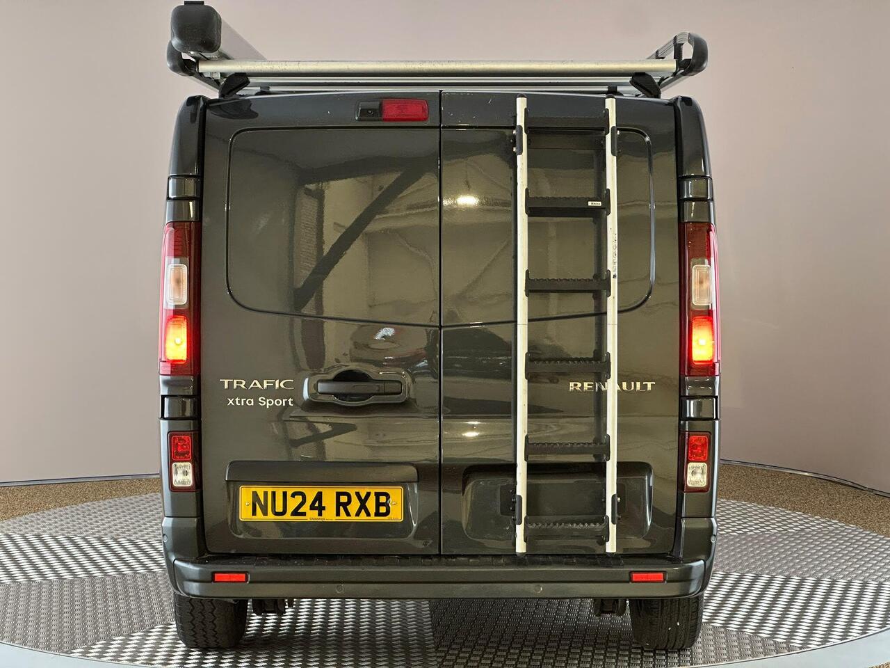 Renault Trafic NU24RXB