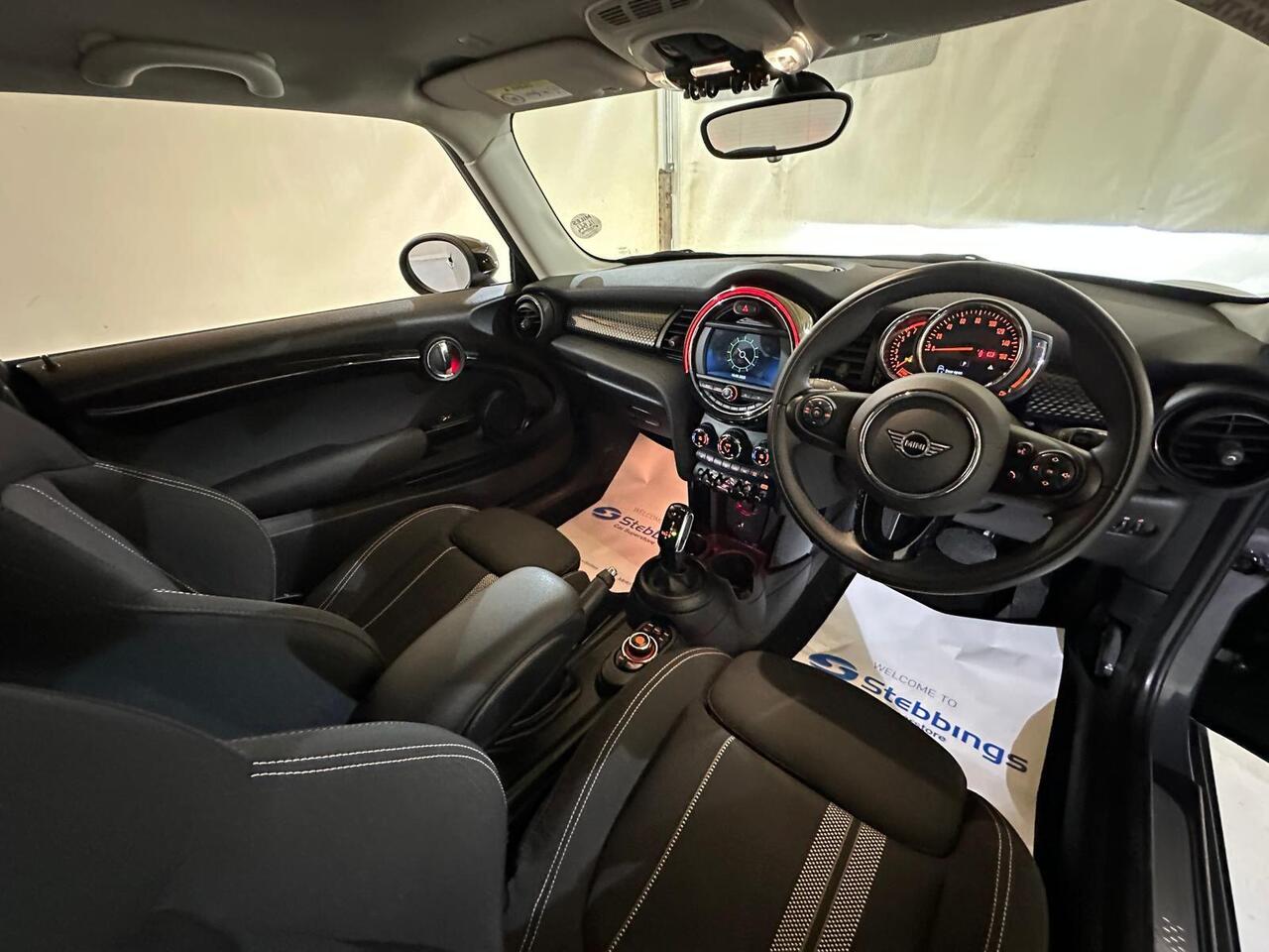 MINI Hatch EA70YLB