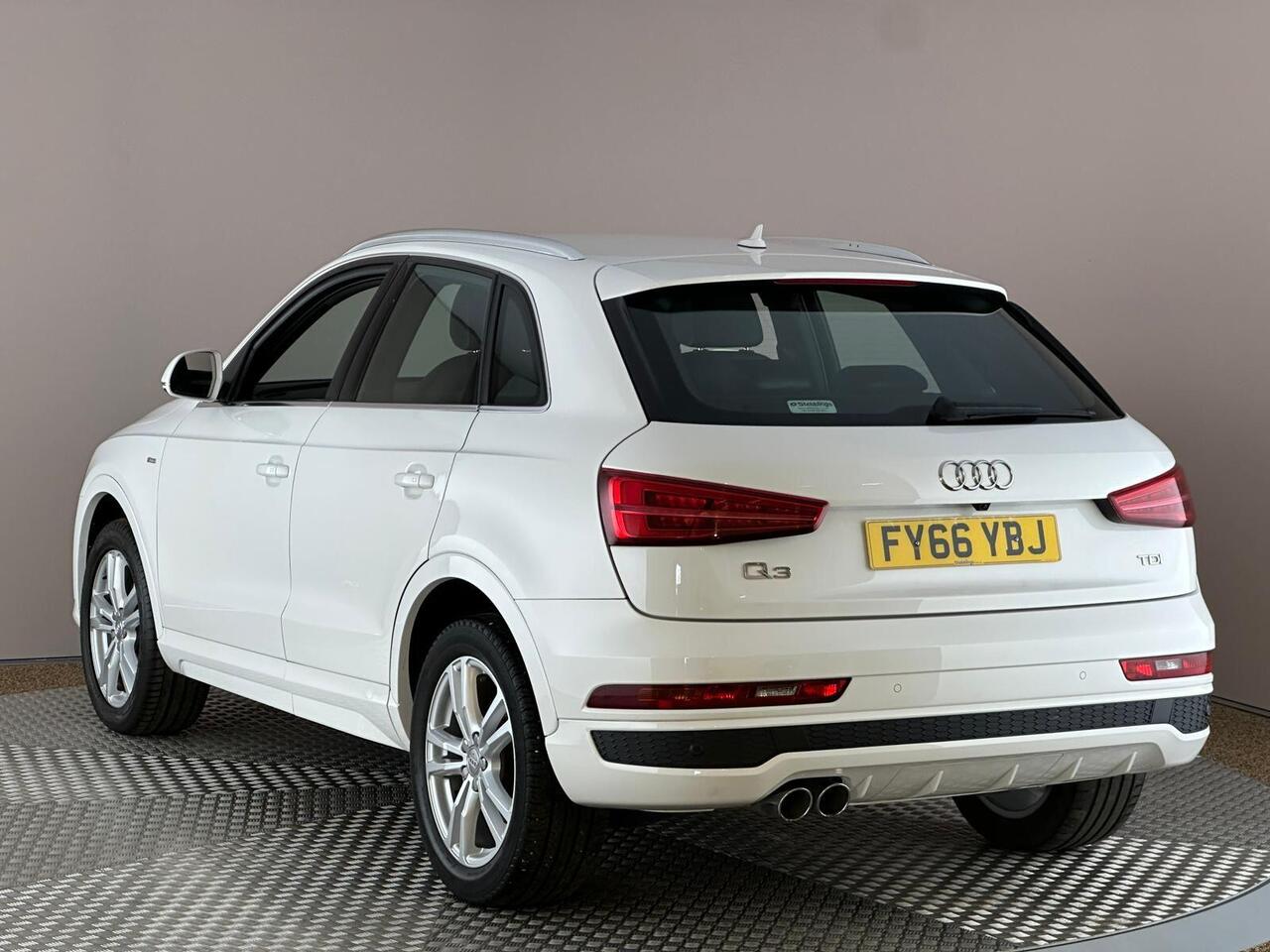 Audi Q3 FY66YBJ