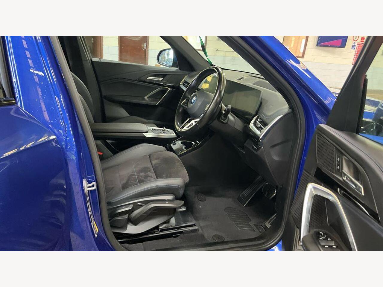 BMW iX1 KP23URK
