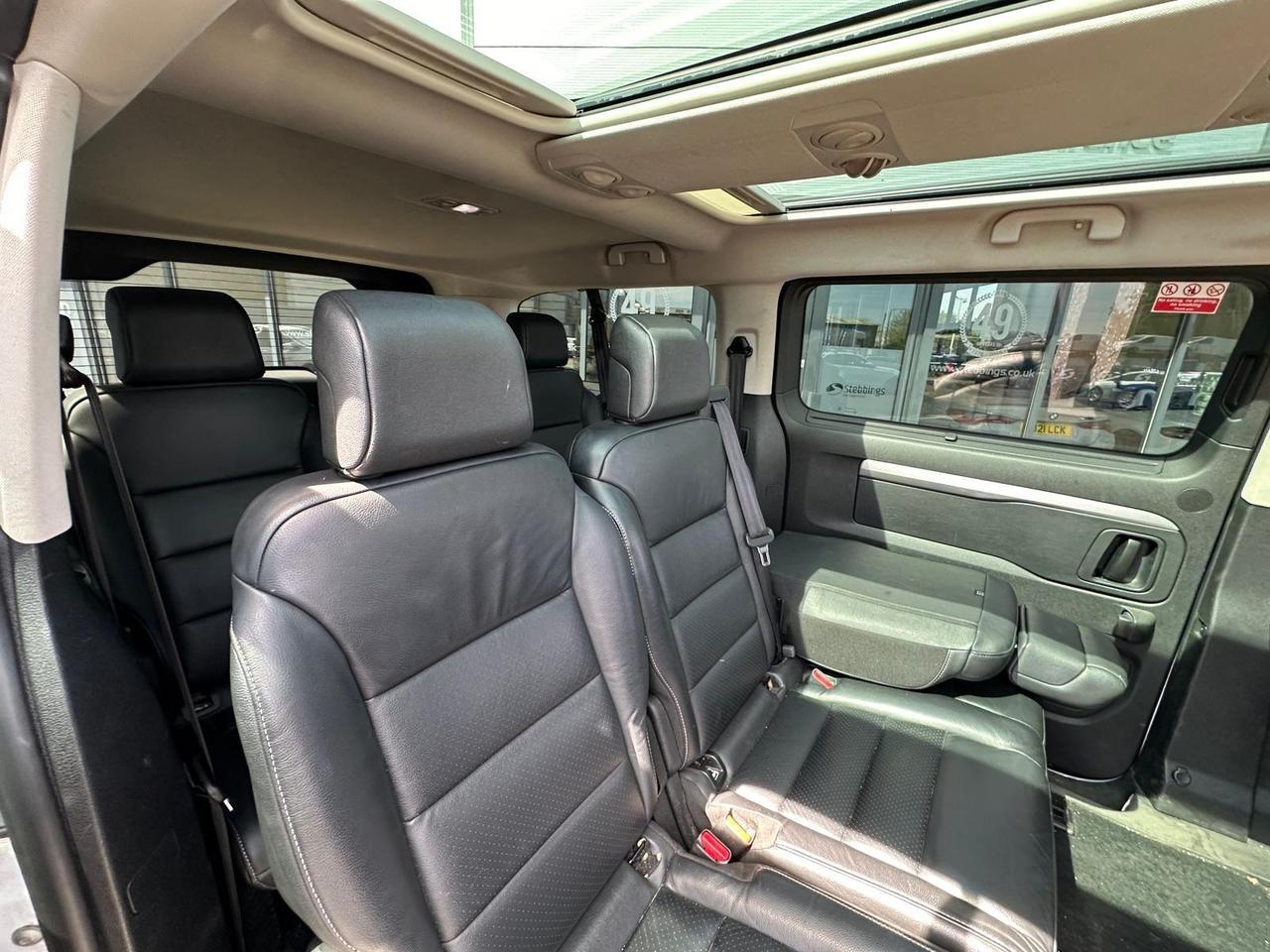 Vauxhall Vivaro Life Electric LL72ZWD