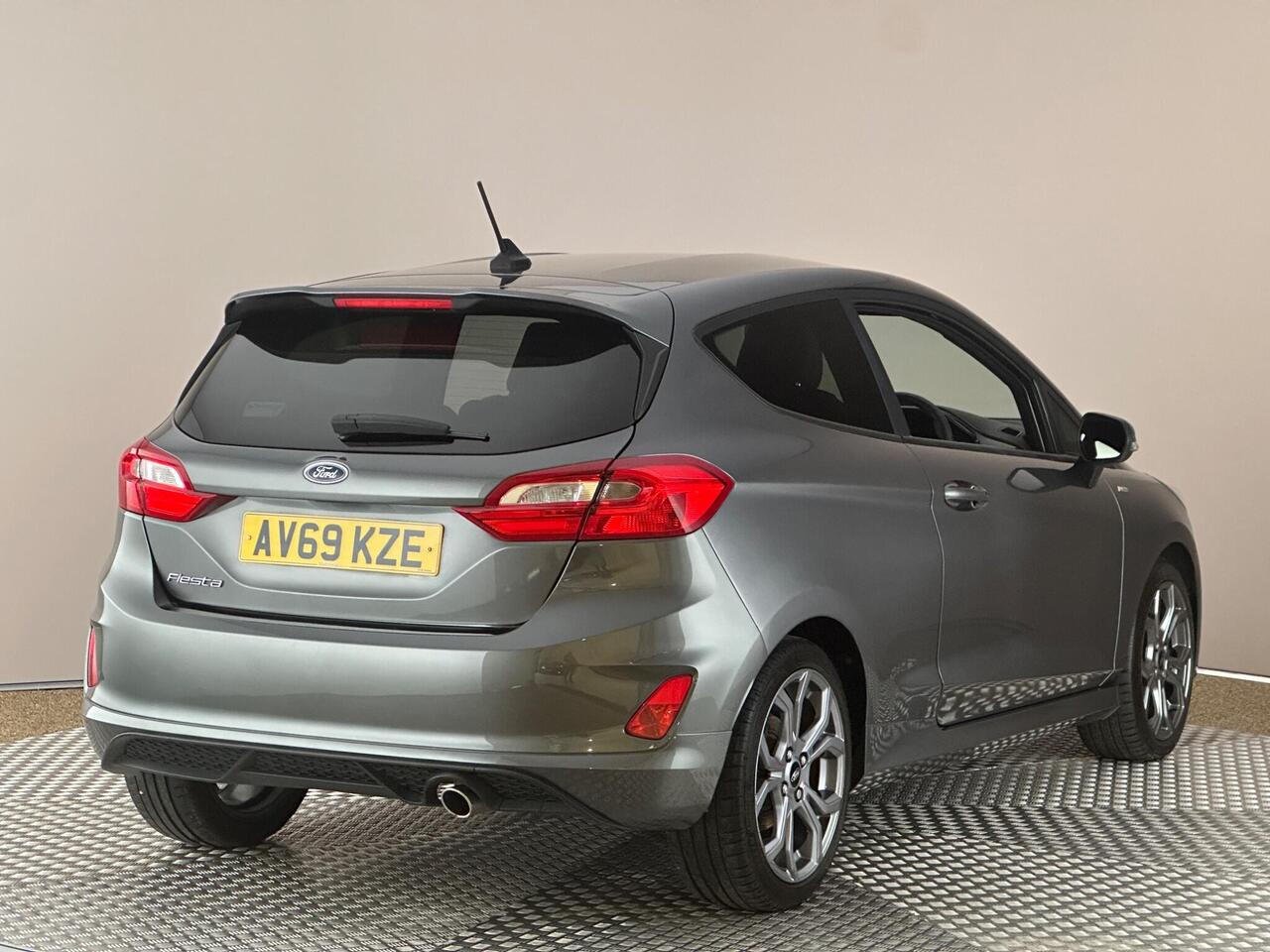 Ford Fiesta AV69KZE