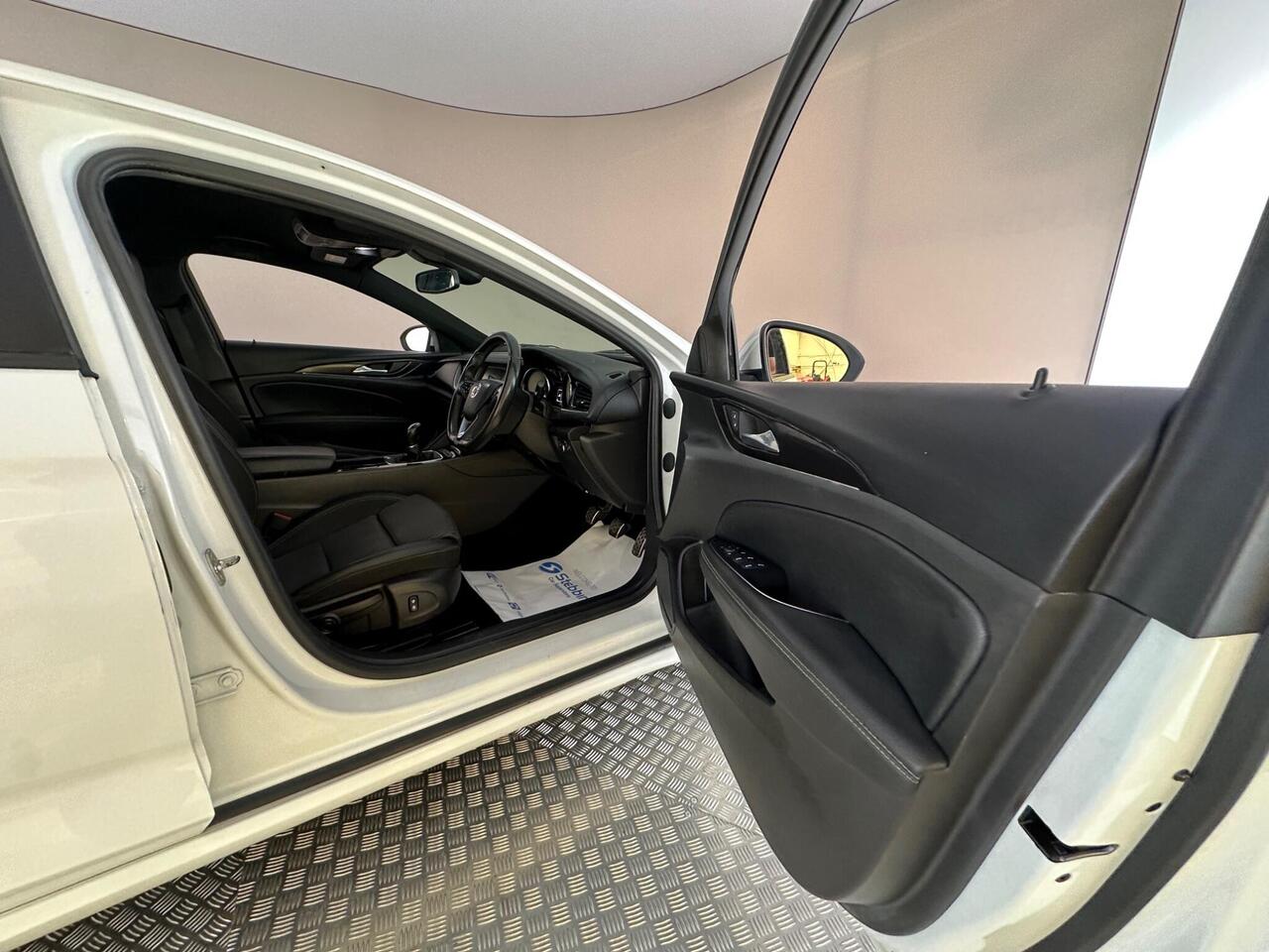 Vauxhall Insignia DS19CWU
