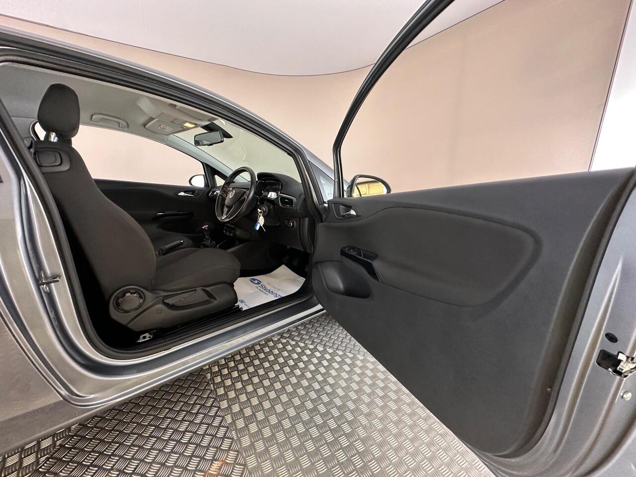 Vauxhall Corsa AJ18HYH