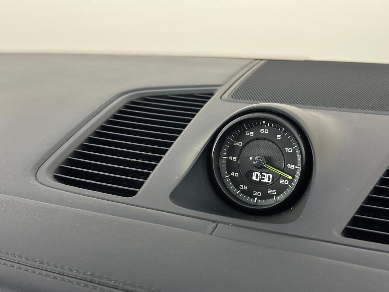 Porsche Cayenne SW69BKY