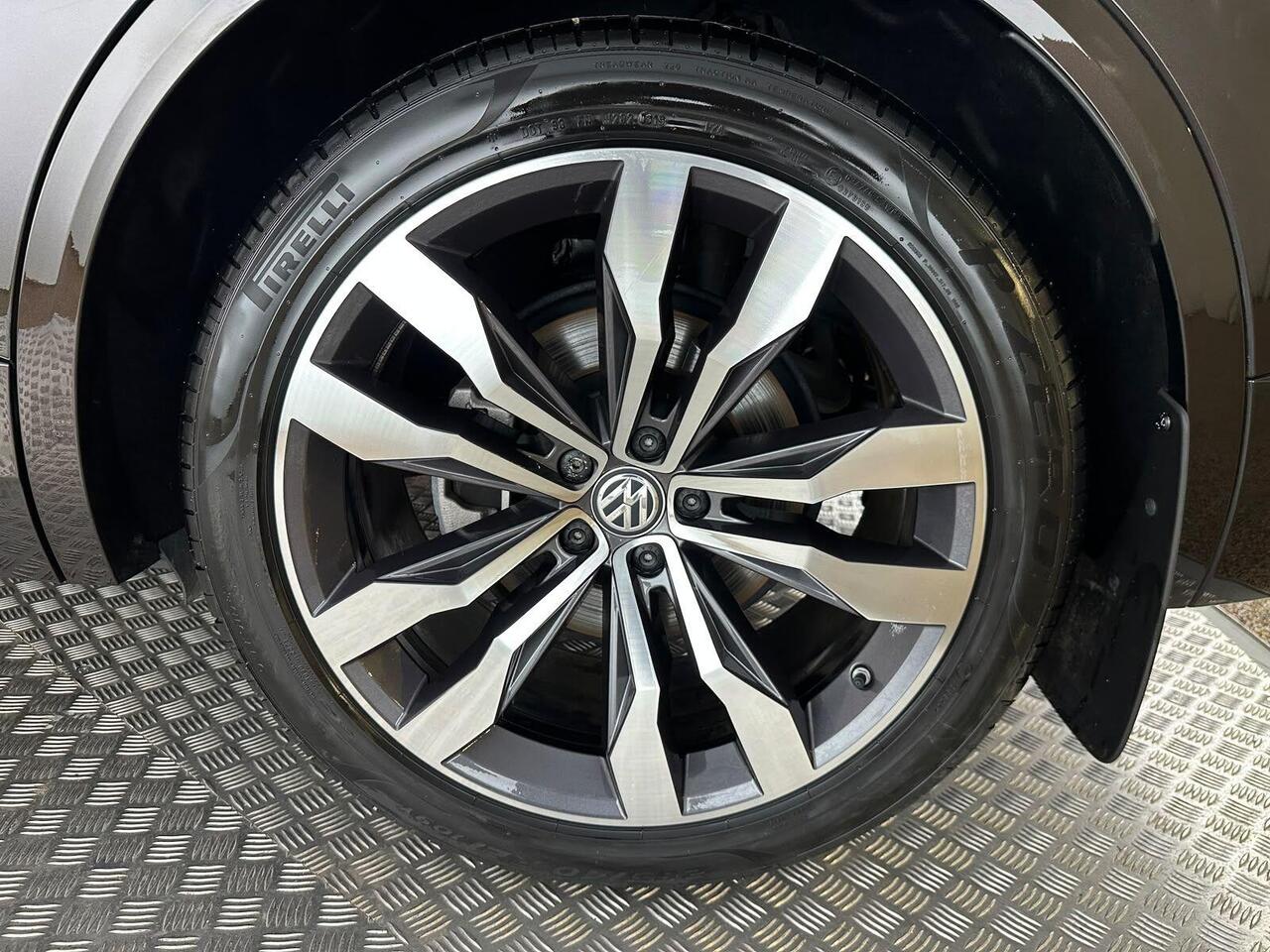Volkswagen Touareg KY69UHS