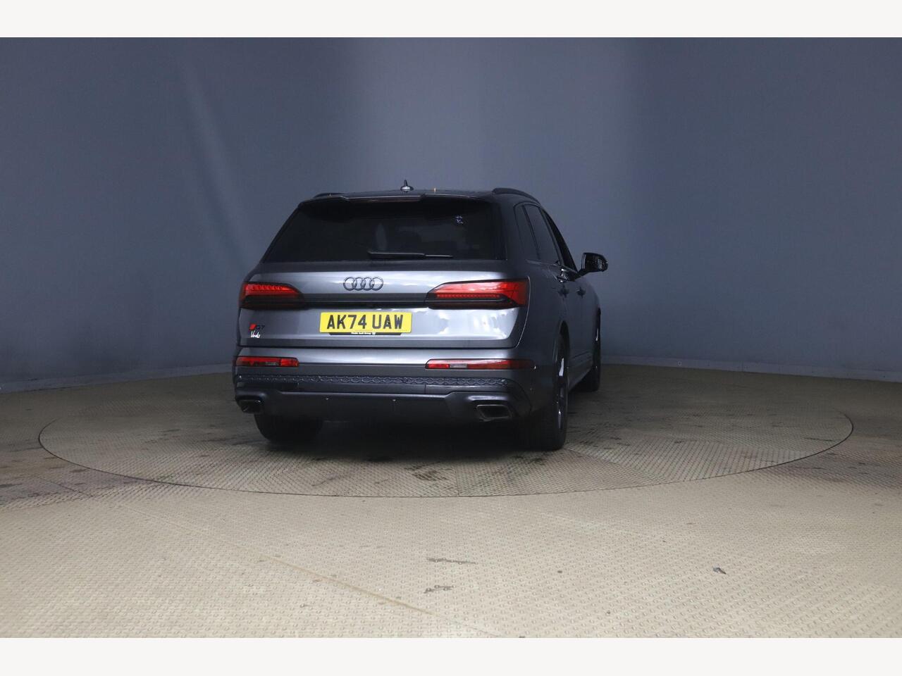 Audi Q7 AK74UAW