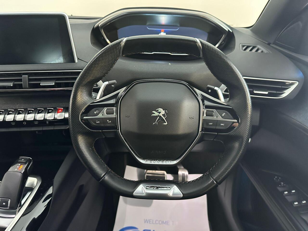 Peugeot 5008 YC69YJN