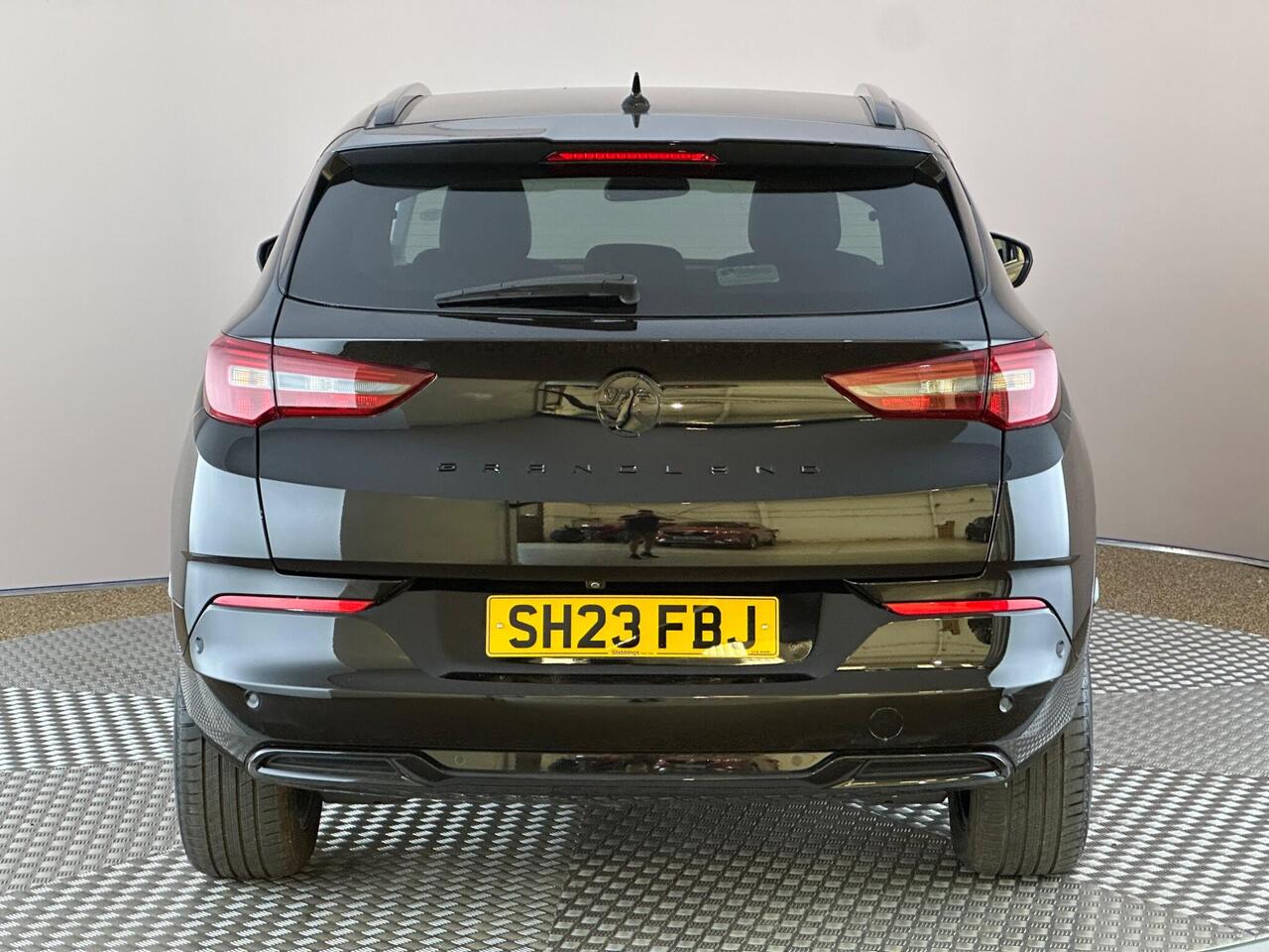Vauxhall Grandland SH23FBJ