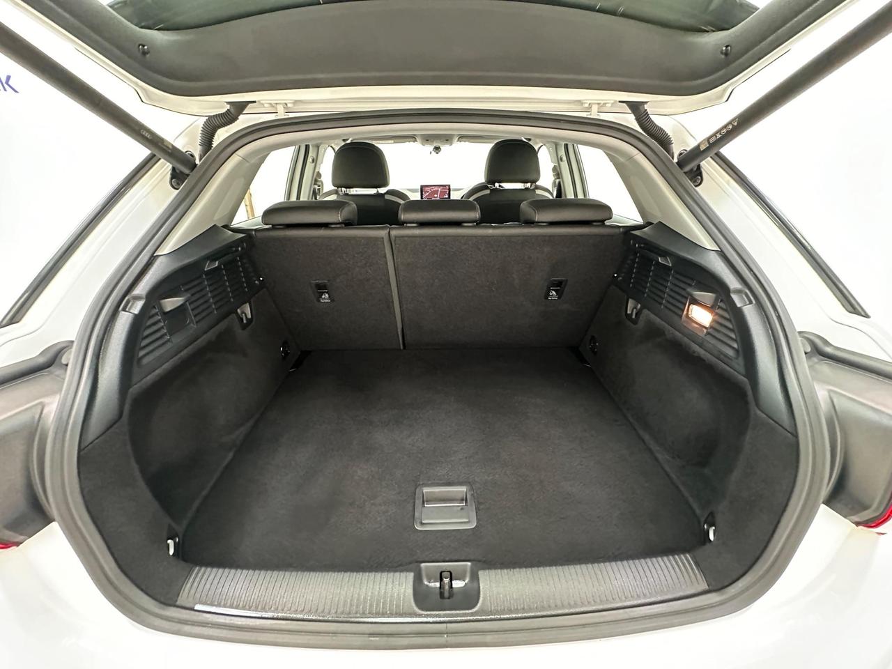 Audi Q2 KY21LKK