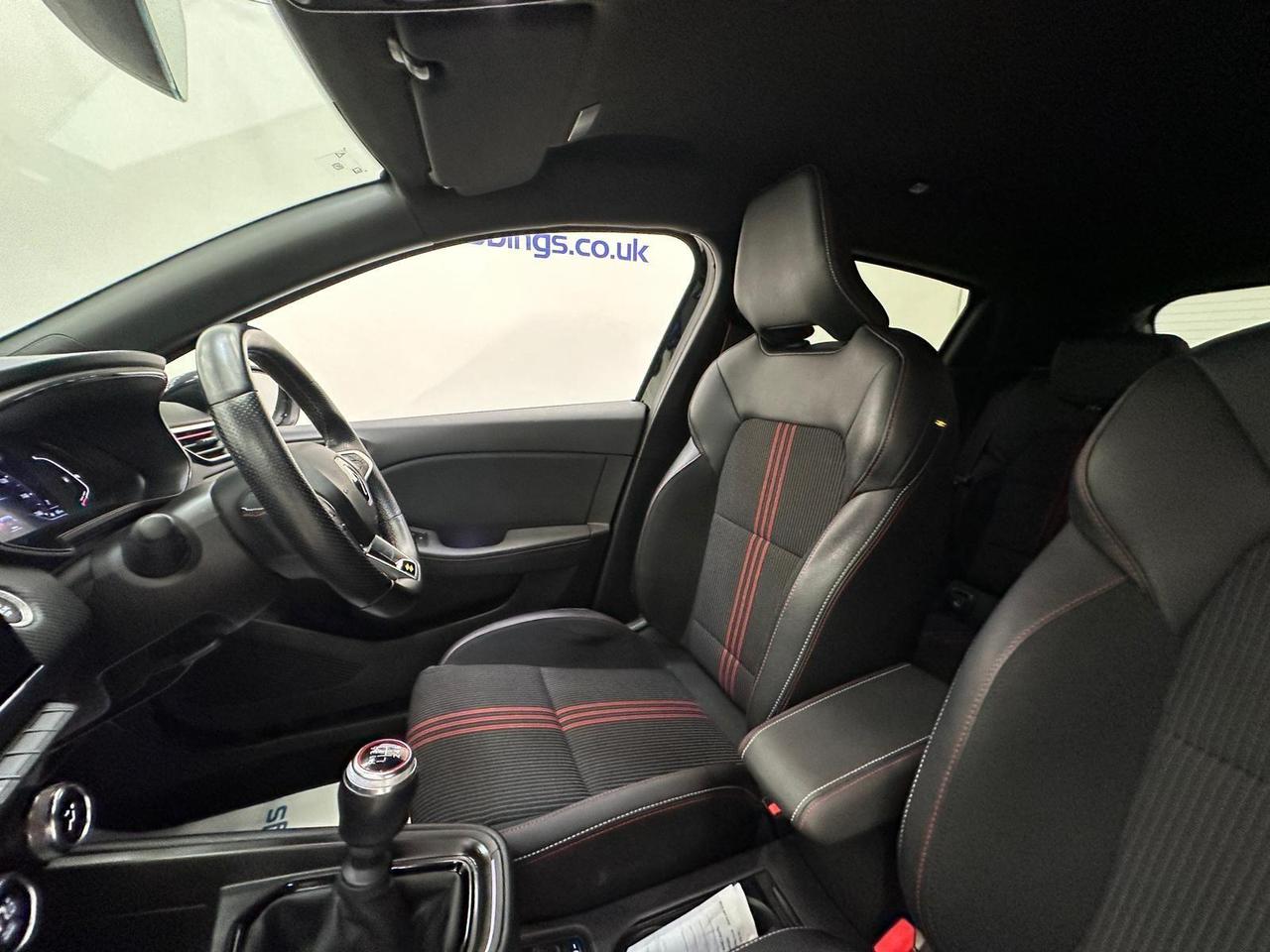 Renault Clio YE71SWN