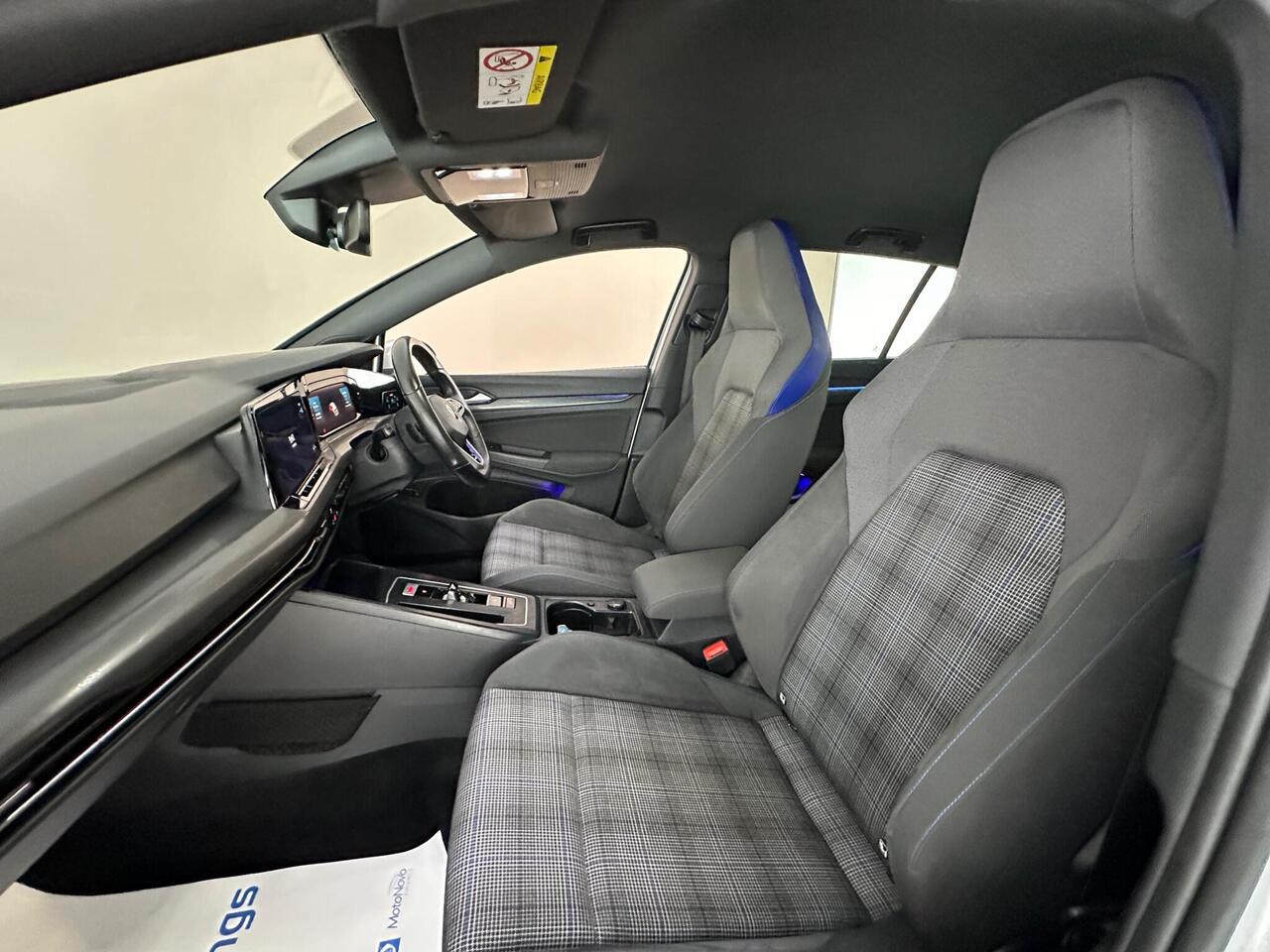Volkswagen Golf AJ21MVG